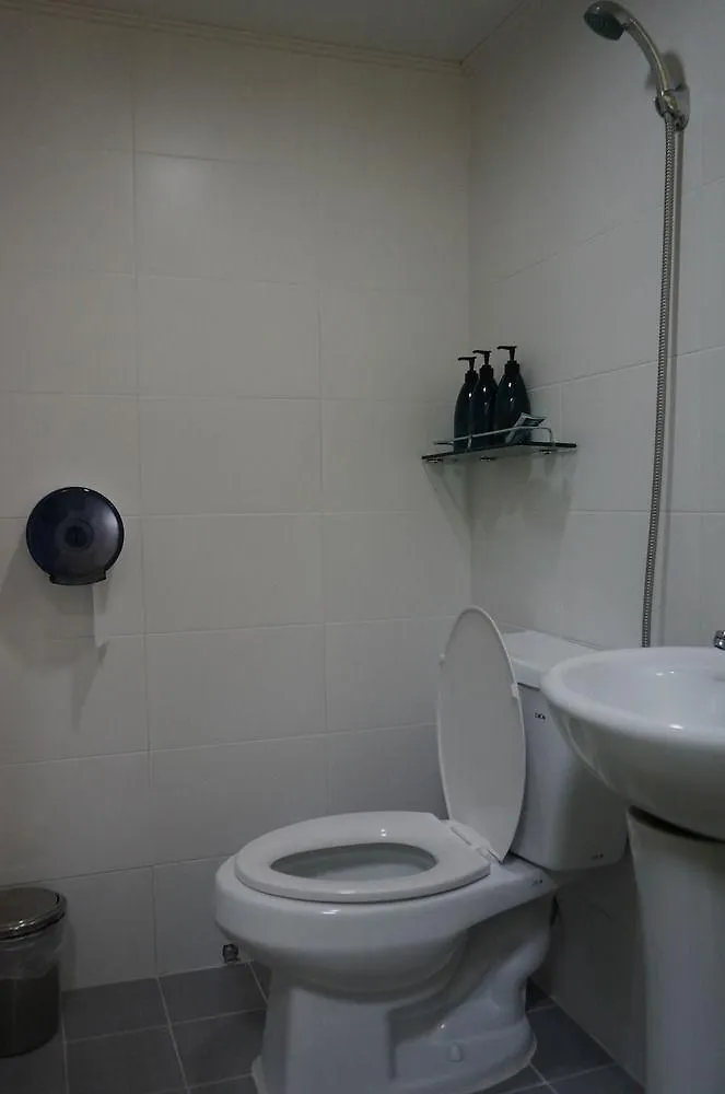 24 Guesthouse Myeongdong City Seoul 2*,  South Korea